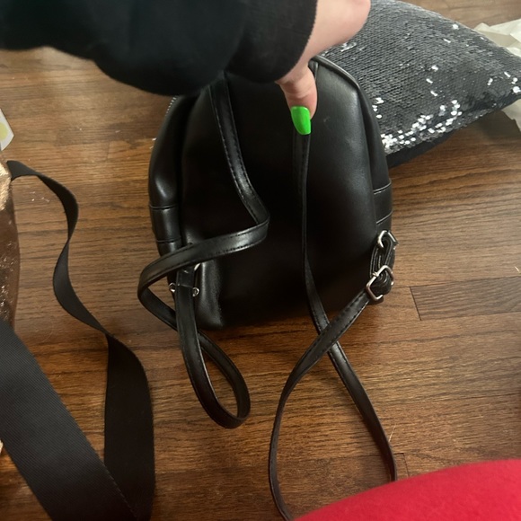 mini back pack - Picture 3 of 3